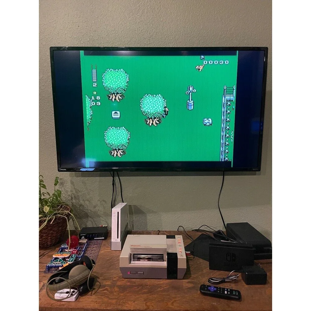 Nintendo Entertainment System (NES) Console With Wires - Tested